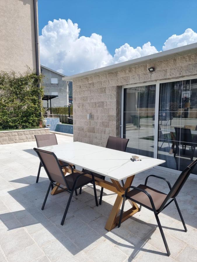 Villa With Pool & Garden Apartment 1 Ognjen Tivat Eksteriør bilde